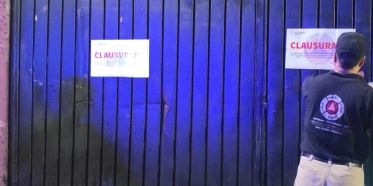 Servicios de emergencia de San Pedro Cholula atienden incidente en fábrica de textiles