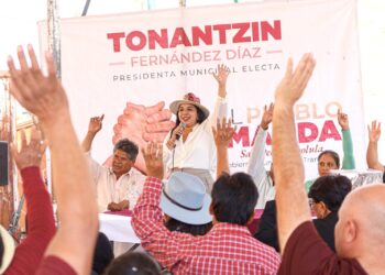 Continúa Tonantzin Fernández con el programa El Pueblo Manda por San Pedro Cholula