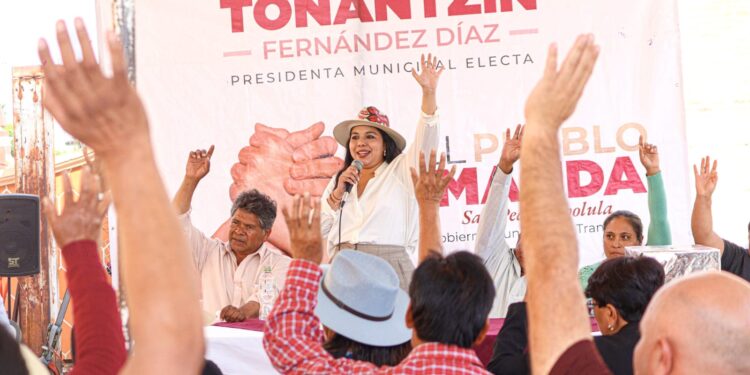 Continúa Tonantzin Fernández con el programa El Pueblo Manda por San Pedro Cholula