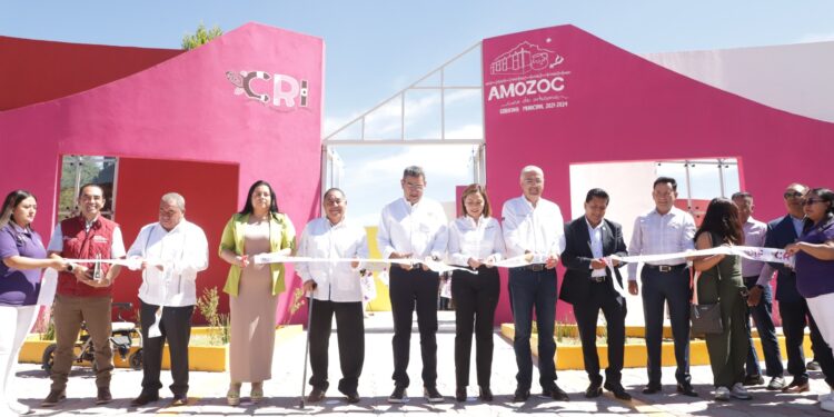 El gobernador y la presidenta honoraria del Patronato del SEDIF, Gaby Bonilla presidieron la inauguración del Centro de Rehabilitación Integral (CRI) en Amozoc