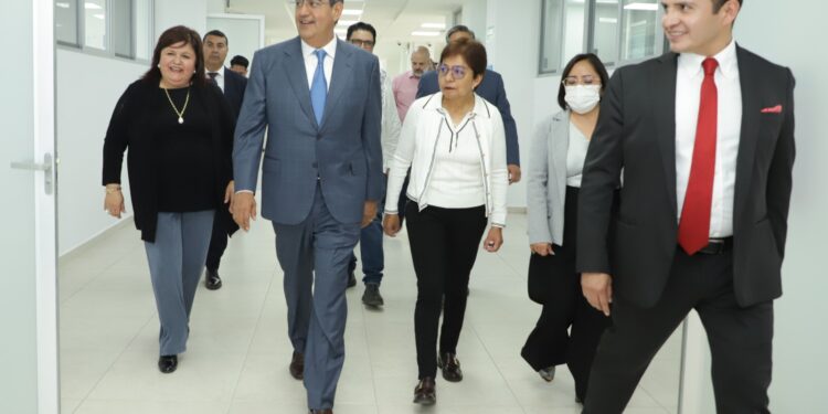 Anuncia Sergio Salomón inversión de 250 mdp para intervención de preparatorias BUAP