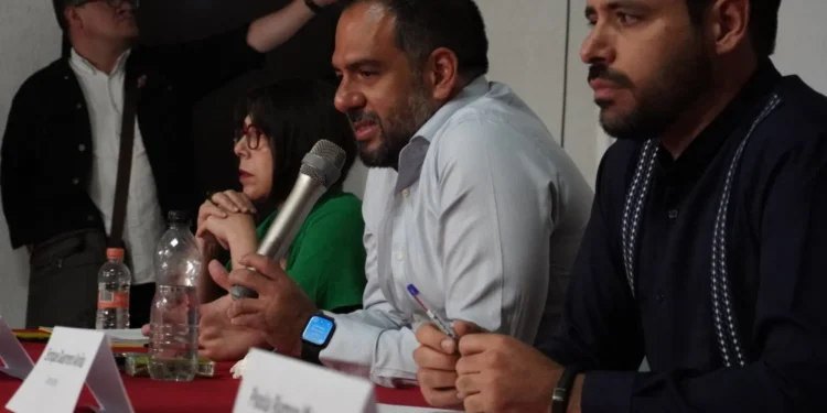 Manuel Guerrero regresa a México tras su detención en Qatar; afirma que seguirá luchando por los derechos LGBT