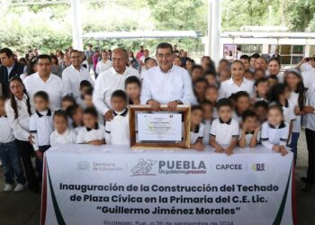 Otorga Gobierno del Estado mejora en infraestructura a los 33 centros escolares