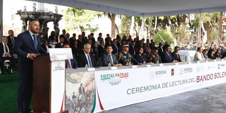 Ayuntamiento de Puebla presenta actos que se realizarán durante mes patrio
