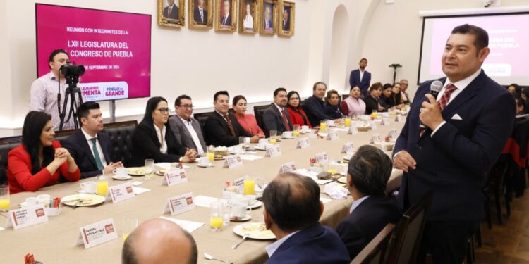 Compromiso y unidad: Alejandro Armenta y diputados de Puebla avanzan hacia una agenda común por el bienestar social