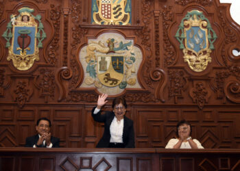 Generación 1974-1976 de la Preparatoria Benito Juárez García recibe reconocimientos