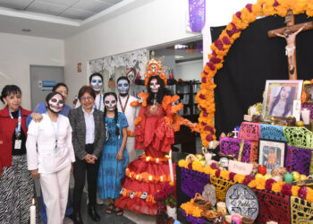 Con ofrendas, BUAP celebra el Día de Muertos