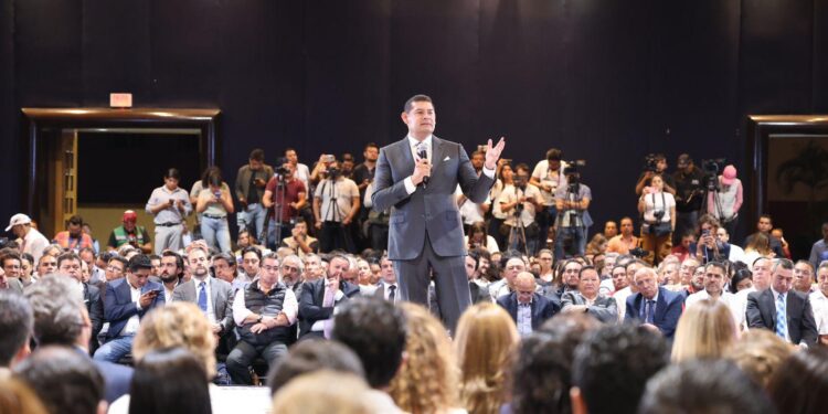 Honrar la confianza de las y los poblanos, un compromiso de gobierno: Armenta