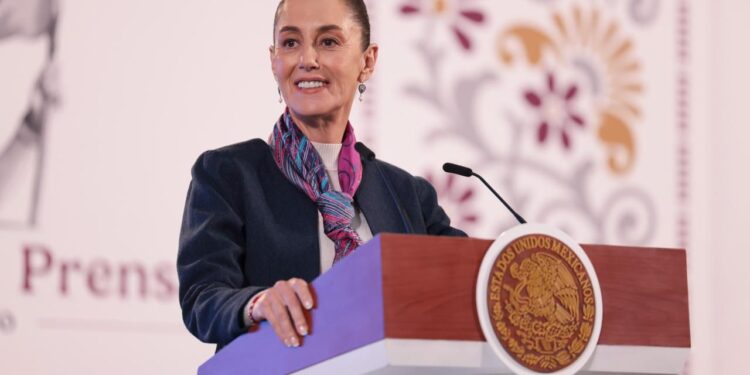 Sheinbaum anuncia la creación de 330 mil nuevos lugares para estudiantes de educación superior