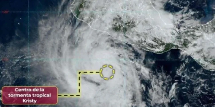 Se forma tormenta tropical “Kristy” al sur de Guerrero y Michoacán