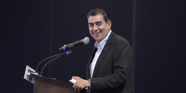Exhorta Sergio Salomón a ayuntamientos garantizar rendición de cuentas para favorecer progreso