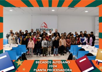 Entrega Granjas Carroll 200 becasa hijos de sus colaboradores