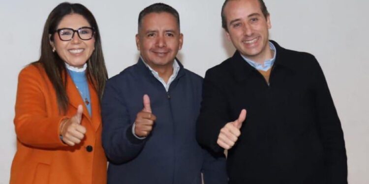 Mundo Tlatehui se sumó al equipo de Riestra y Huerta por la dirigencia estatal de Acción Nacional; se debe dejar atrás la crisis política, sostuvo