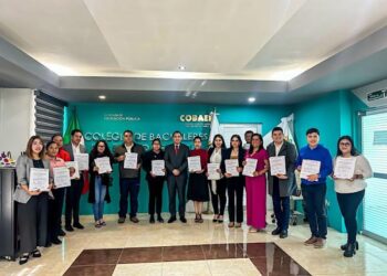 Entrega COBAEP nombramientos definitivos a docentes de media superior