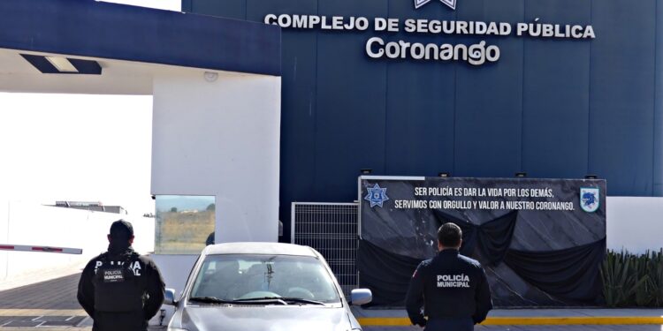 Detiene policía de Coronango a 2 sujetos con arma de fuego en Mihuacán