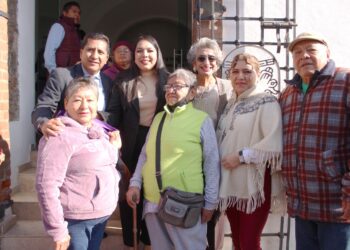 Inicia Gobierno de Cholula entrega de 4 mil 500 chamarras a adultos mayores