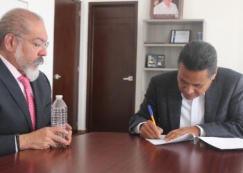 Firma alcalde de Coronango convenio con la Universidad Tec de Oriente