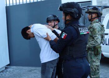 En coordinación con los tres órdenes de Gobierno, asegura SSC a tres presuntos asaltantes de transporte de carga