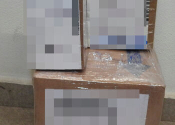 La policía municipal asegura narcóticos en empresa de paquetería