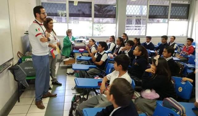 Miles de alumnos regresan  a clases tras aumento gradual de temperatura en Puebla