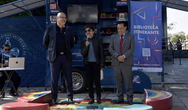 La Rectora Lilia Cedillo pone en marcha “Biblioteca itinerante”