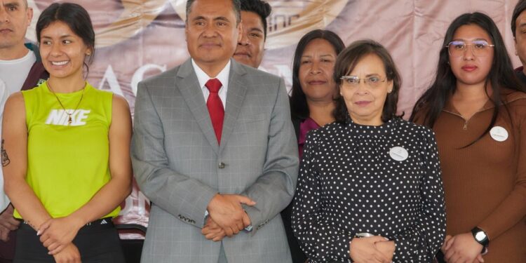 Rinde Armando Aguirre informe de 100 Días de Gobierno