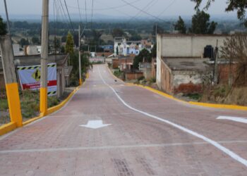 Inaugura Armando Aguirre pavimentación en Ocotlán