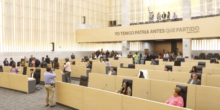 En el Congreso del Estado avalan  figura de Diputado Migrante