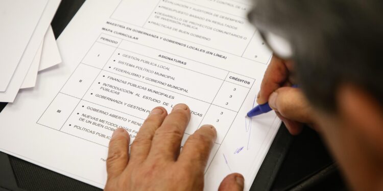 Gobierno de la Ciudad e instituciones educativas fortalecen la Planeación Estratégica