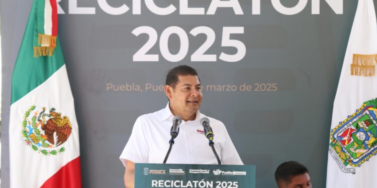 Llama Gobernador a jóvenes a mantener espacios limpios y en orden
