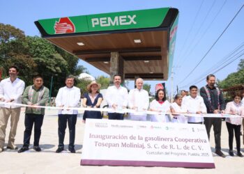 Inaugurán en Cuetzalán la primera gasolinera Bienestar