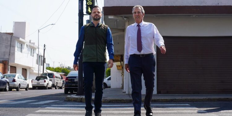 Supervisa Pepe Chedraui conclusión de mantenimiento vial de Avenida 15 de Mayo