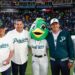 En compañía de su papá, el Gobernador Armenta acudió al inicio de temporada de Pericos