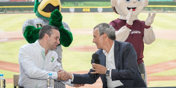 Firman convenio de colaboración el IMDP y el Club Pericos de Puebla