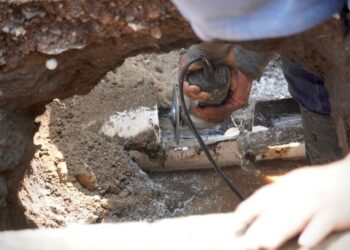 Mejora la distribución de agua en Santa María Xixitla con trabajos de reparación y mantenimiento del SOSAPACH