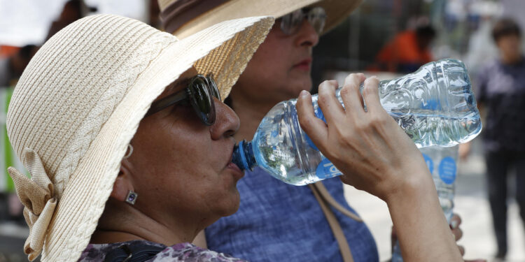 Dos olas de calor impactarán al país este martes 22 de abril
