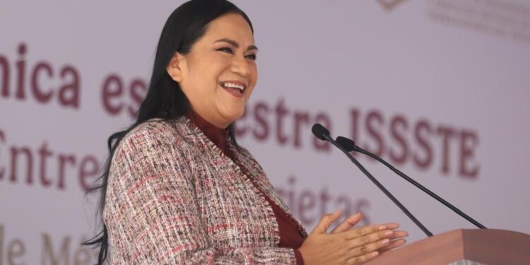 “Hace un excelente trabajo”: Sheinbaum defiende a titular del Bienestar, Ariadna Montiel