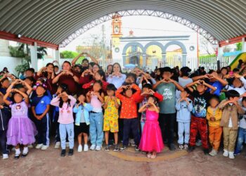Tonantzin Fernández entrega más de 17 mil juguetes a niñas y niños de San Pedro Cholula