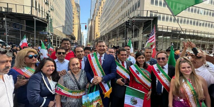 Por Amor a Puebla, miles de migrantes se unen a festejos del 5 de mayo