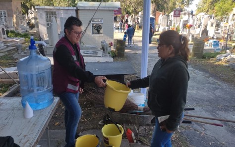Estima Gobierno de la Ciudad más de 20 mil visitantes al Panteón Municipal por Día de las Madres