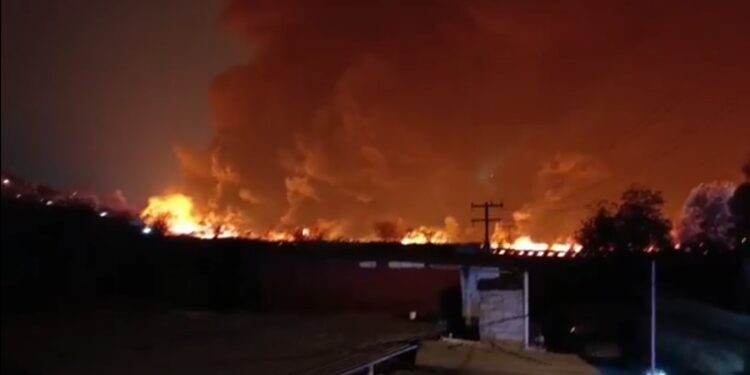 Volcadura de pipa provoca incendio en autopista Puebla-Orizaba; circulación ya fue reabierta