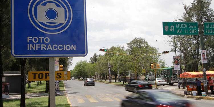 Más de 70 cámaras de fotomultas serán instaladas en vías estratégicas como Vía Atlixcáyotl y Periférico Ecológico
