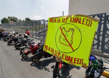 Motociclistas protestan contra la ‘Ley Chaleco’ en Puebla