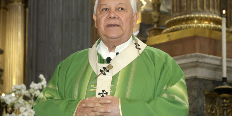 Arzobispo de Puebla presentará su renuncia al cumplir 75 años