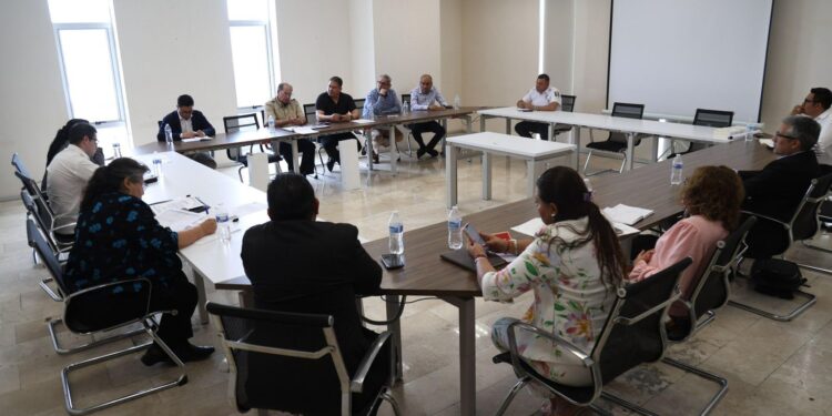 Desarrollan SSP y CNDH plan de atención para personas indígenas en reclusión