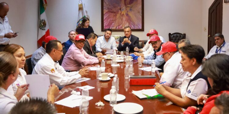 Autoridades de SEGOB logran acuerdos con trabajadores de Salud