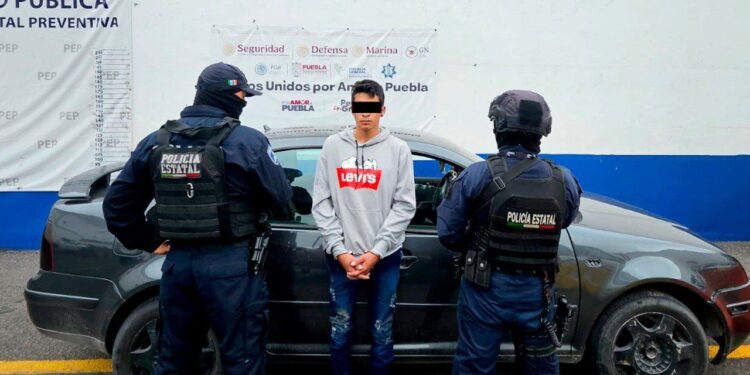 Tras persecución, detiene SSP a hombre por robo de camioneta de carga