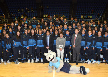 Rectora de la BUAP abanderó a selecciones deportivas rumbo a los Juegos Nacionales Escolares 2025