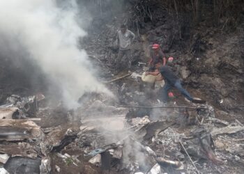 Mueren tres tripulantes tras caída de avioneta en Tapachula