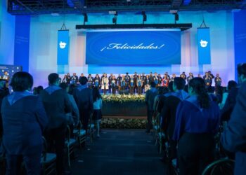 Estudiantes del Tec Puebla culminan su formación y se preparan para transformar el futuro